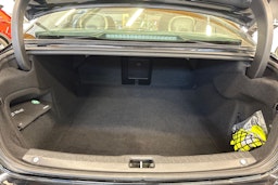 musta Volvo S90 2021 kuva 30.