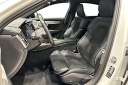 valkoinen Volvo S90 2021 kuva 10.