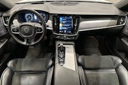 valkoinen Volvo S90 2021 kuva 13.