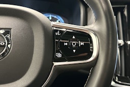valkoinen Volvo S90 2021 kuva 19.