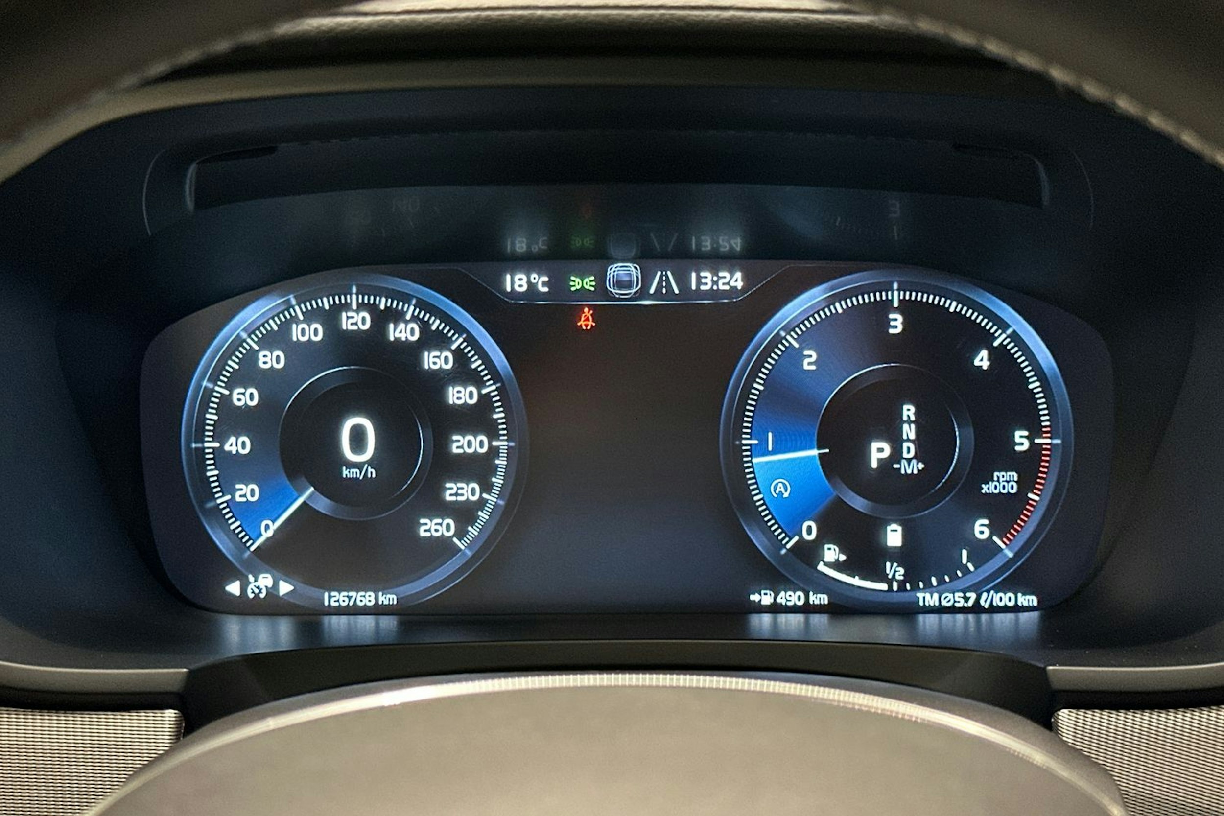 valkoinen Volvo S90 2021 kuva 20.