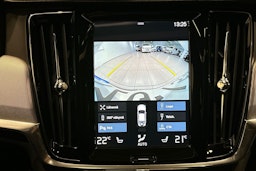 valkoinen Volvo S90 2021 kuva 21.