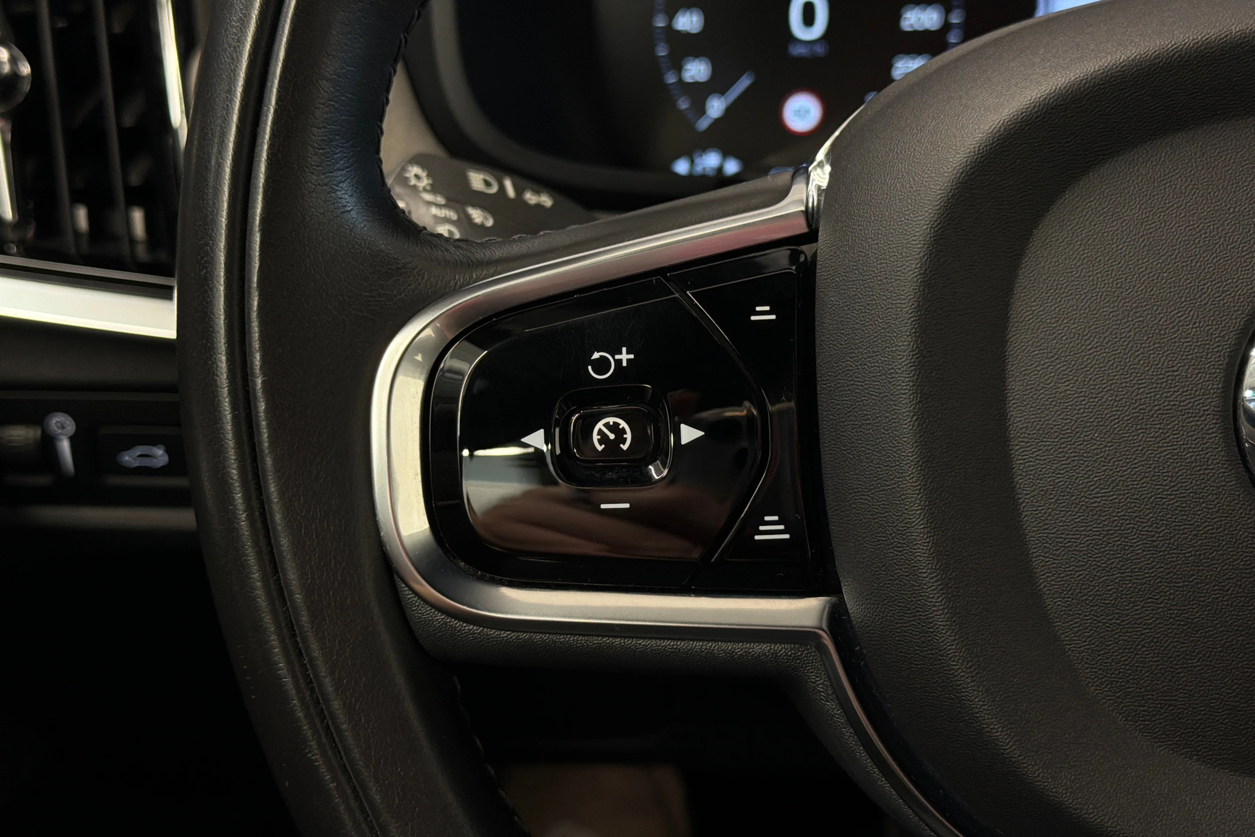 ruskea (beige) Volvo S90 2021 kuva 16.