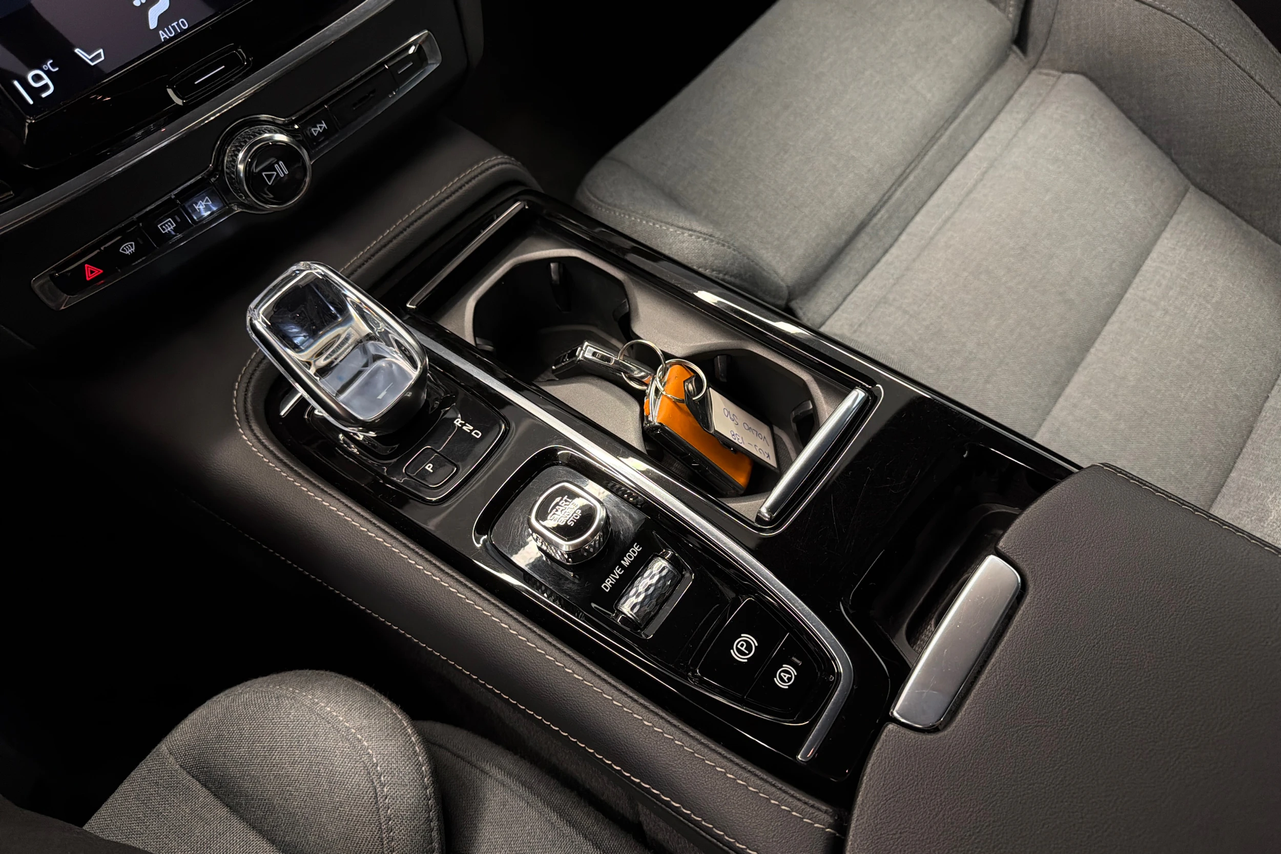 ruskea (beige) Volvo S90 2021 kuva 21.