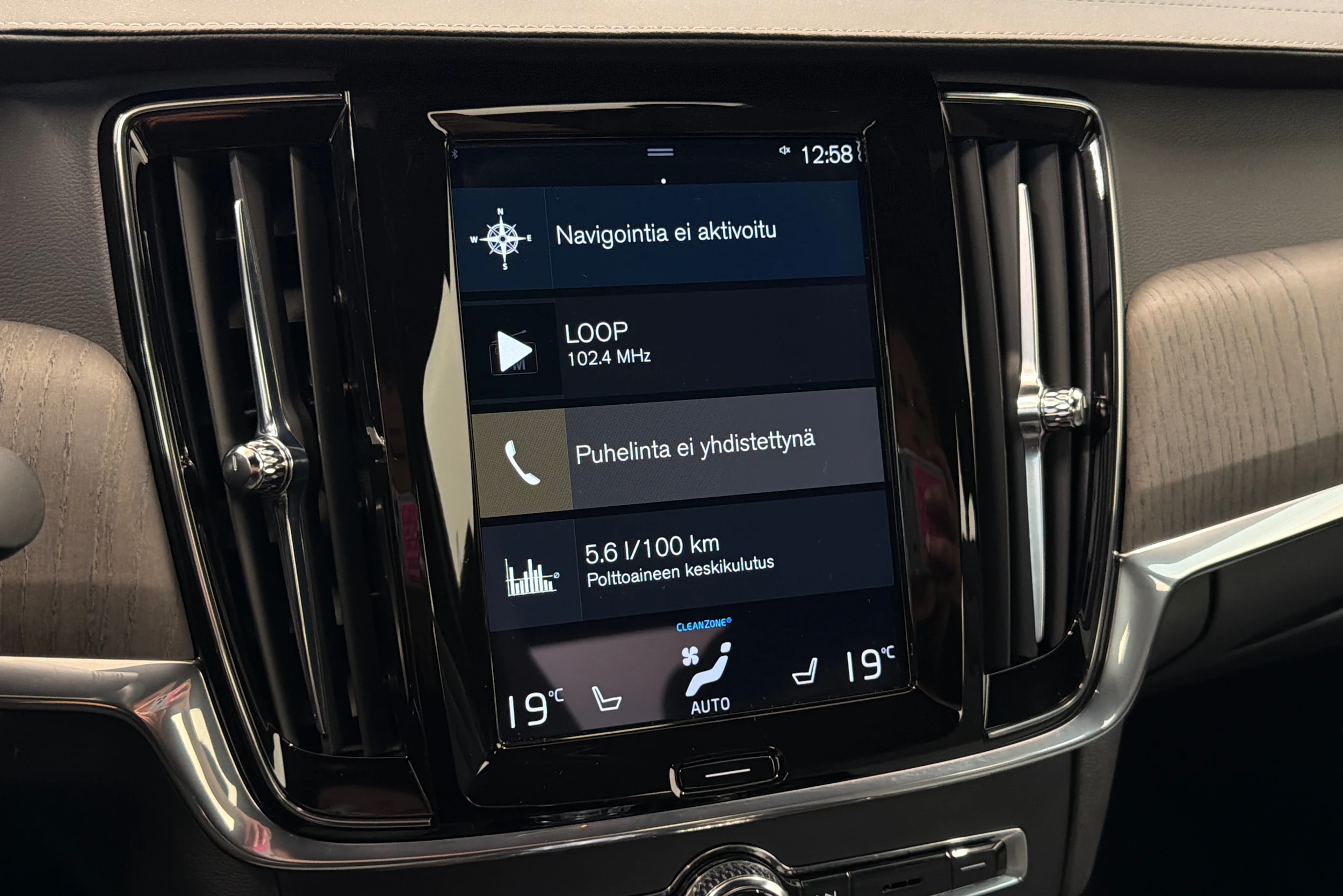 ruskea (beige) Volvo S90 2021 kuva 23.