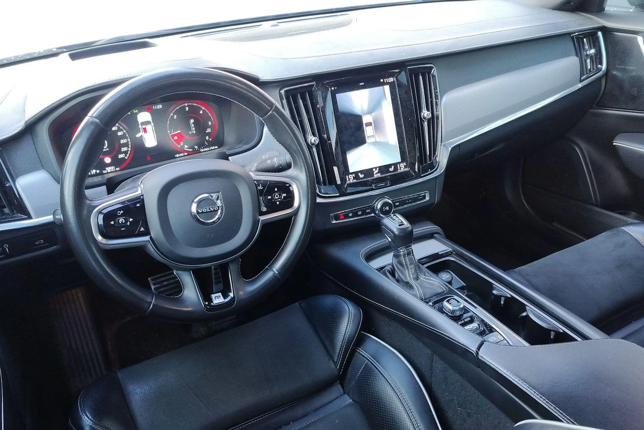 sininen Volvo S90 2021 kuva 3.
