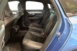 sininen Volvo S90 2022 kuva 8.