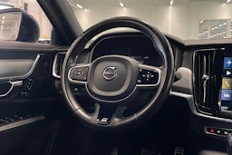 sininen Volvo S90 2022 kuva 13.