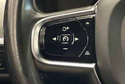 sininen Volvo S90 2022 kuva 16.