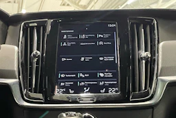 sininen Volvo S90 2022 kuva 23.