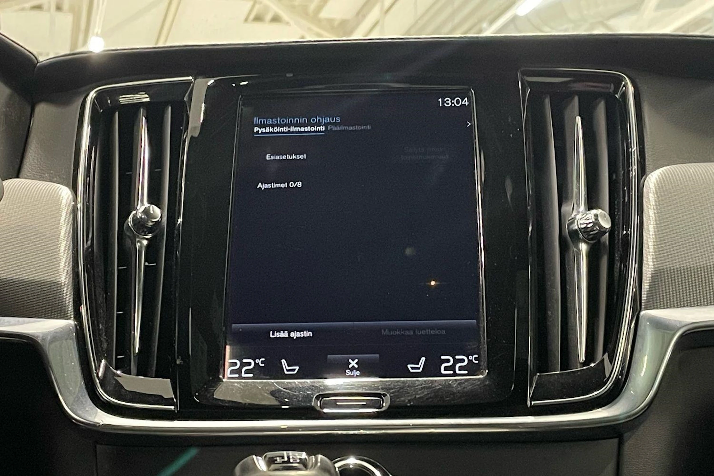 sininen Volvo S90 2022 kuva 28.