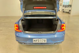 sininen Volvo S90 2022 kuva 35.