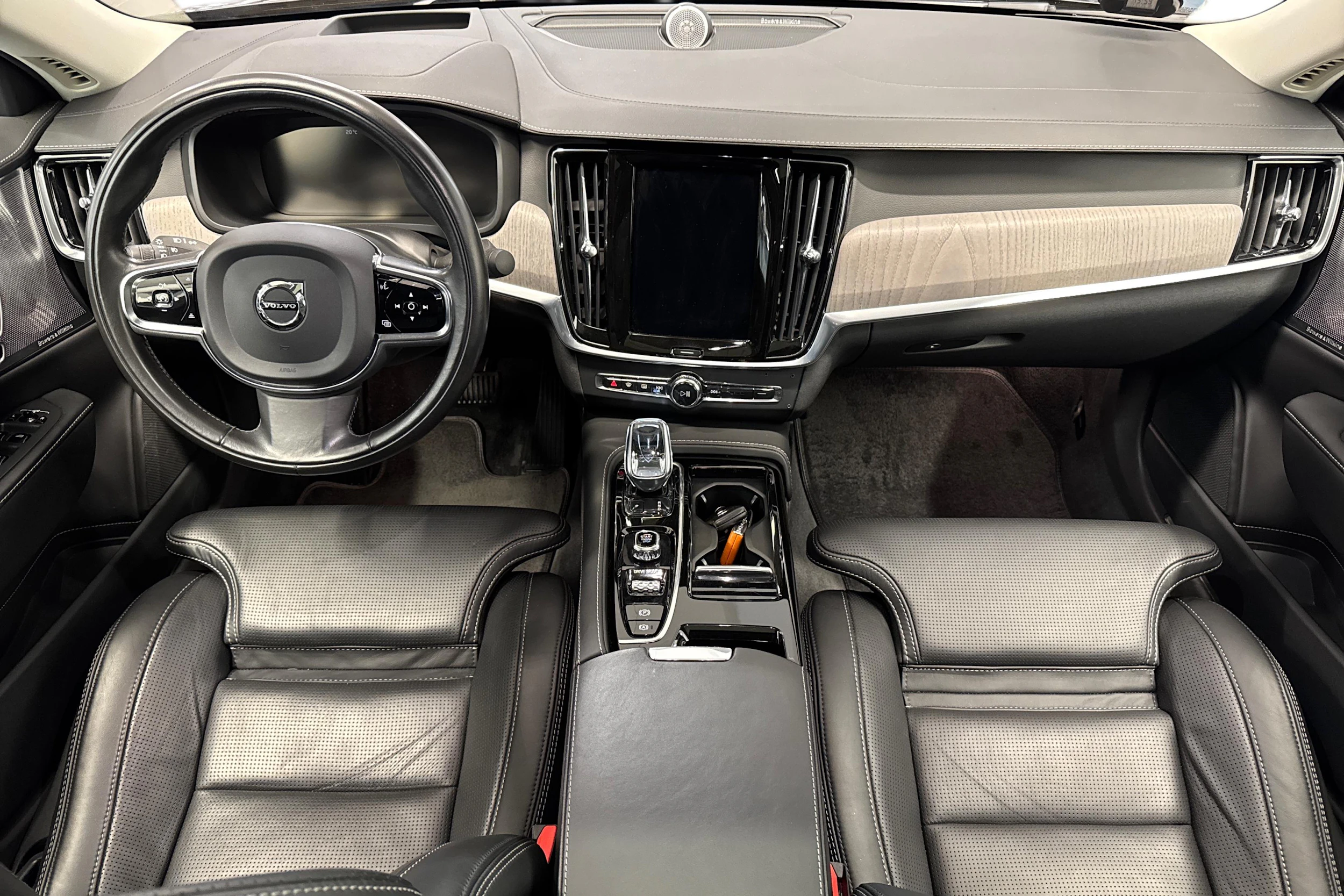 harmaa Volvo S90 2021 kuva 7.