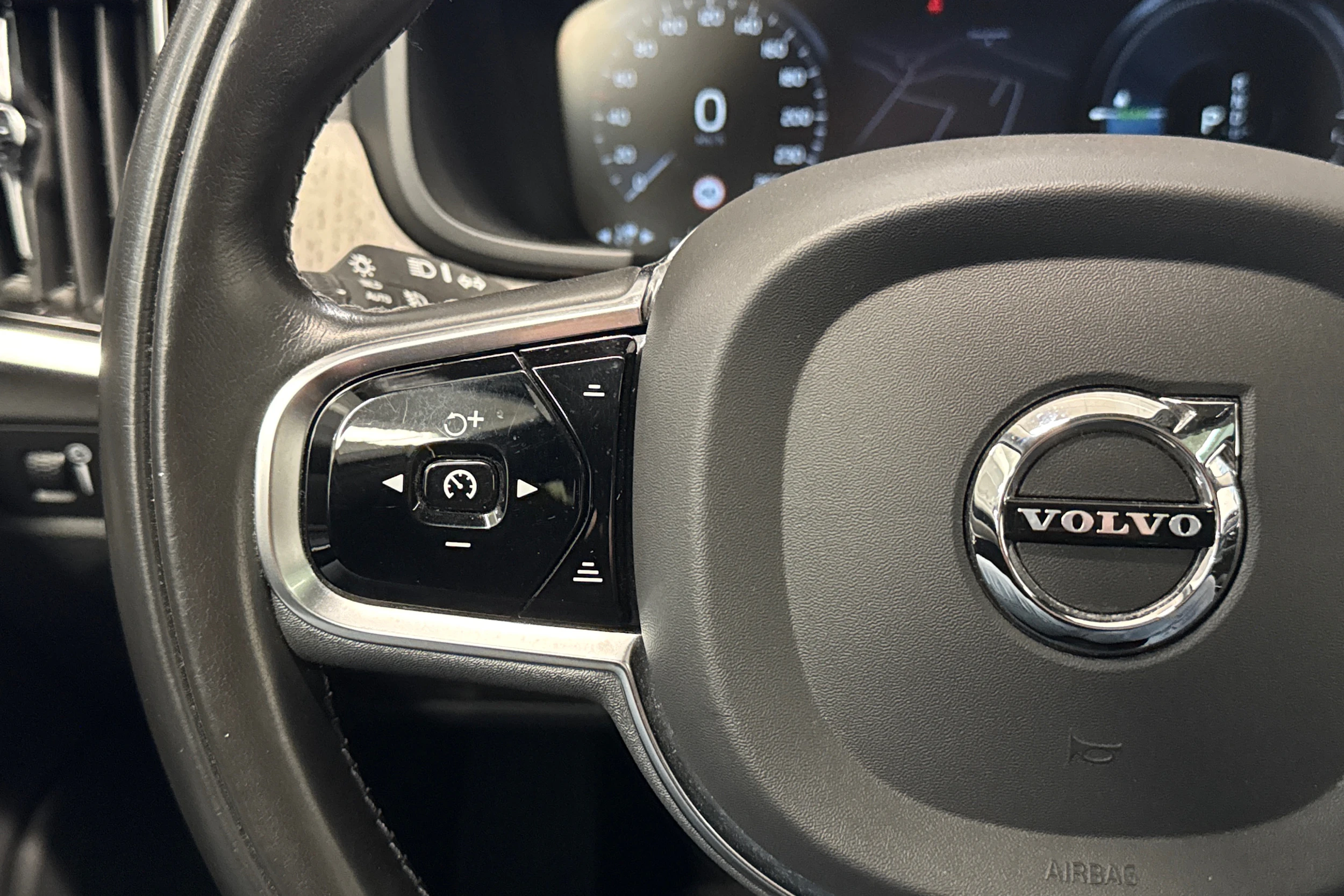 harmaa Volvo S90 2021 kuva 13.