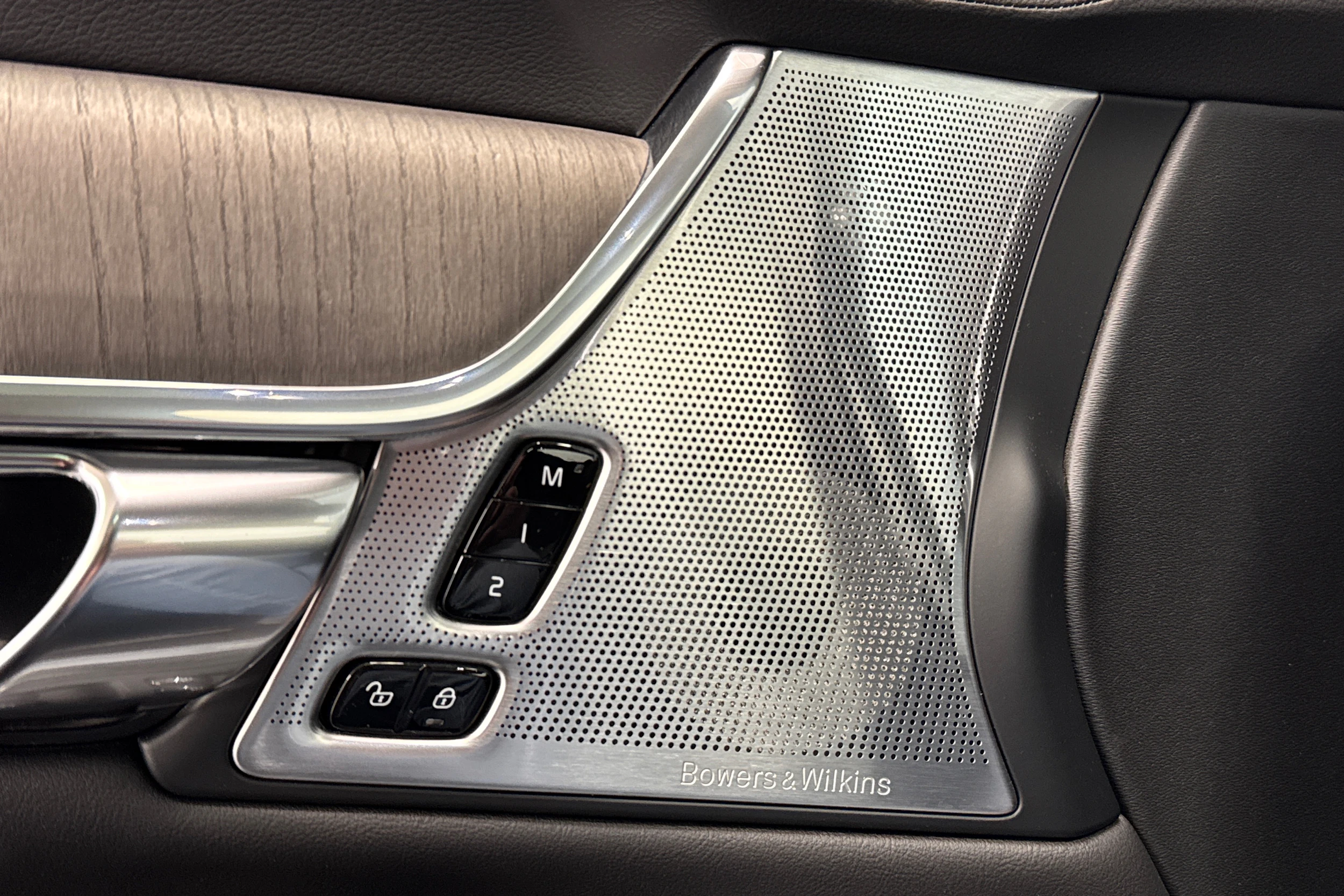 harmaa Volvo S90 2021 kuva 18.