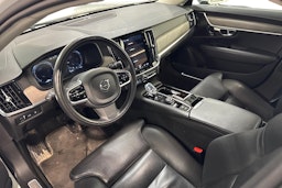 Valkoinen Volvo S90 2022 kuva 3.