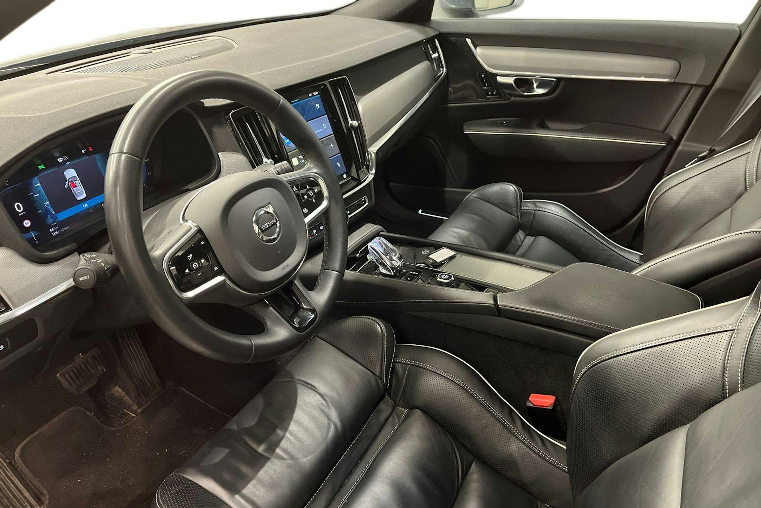 harmaa Volvo S90 2022 kuva 3.