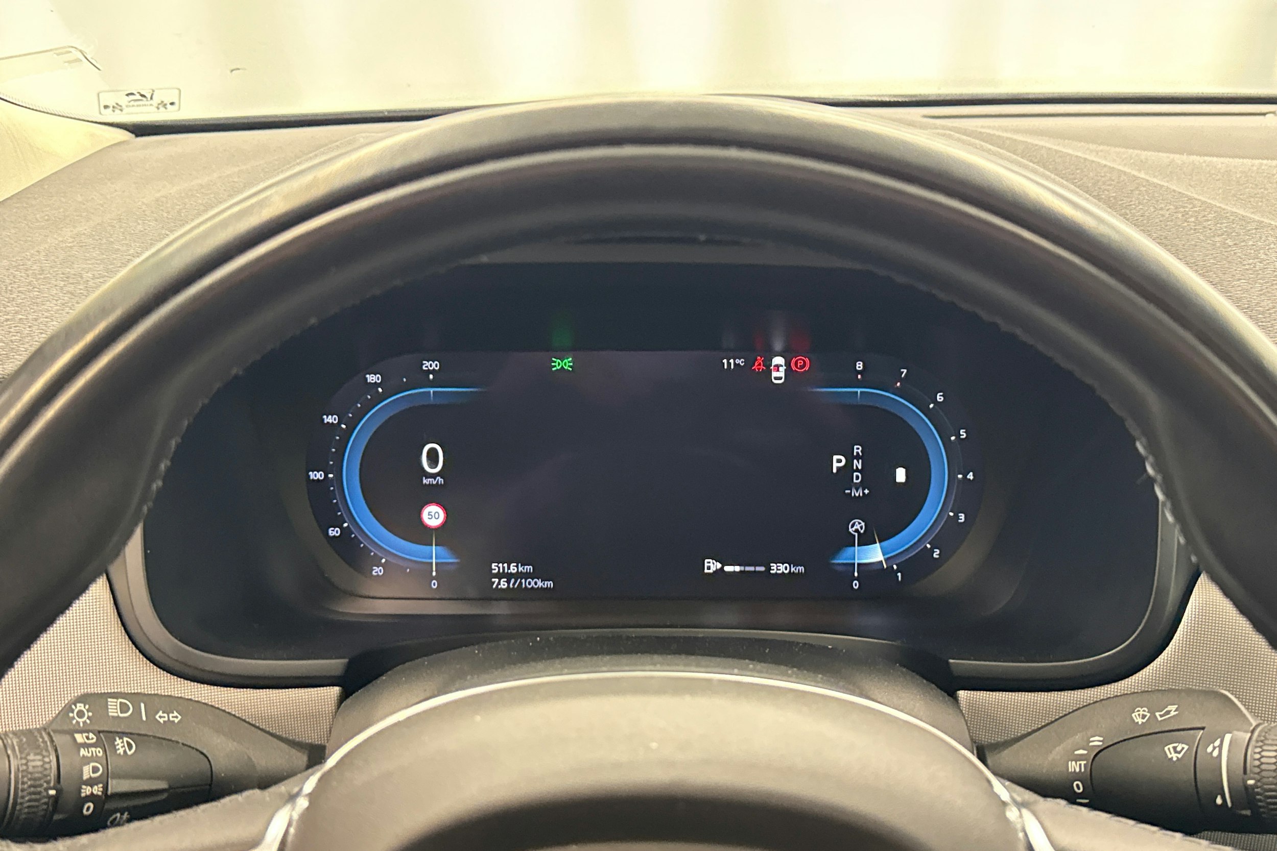 musta Volvo S90 2022 kuva 16.