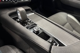 musta Volvo S90 2022 kuva 22.