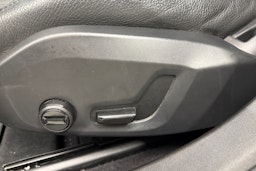 musta Volvo S90 2022 kuva 24.