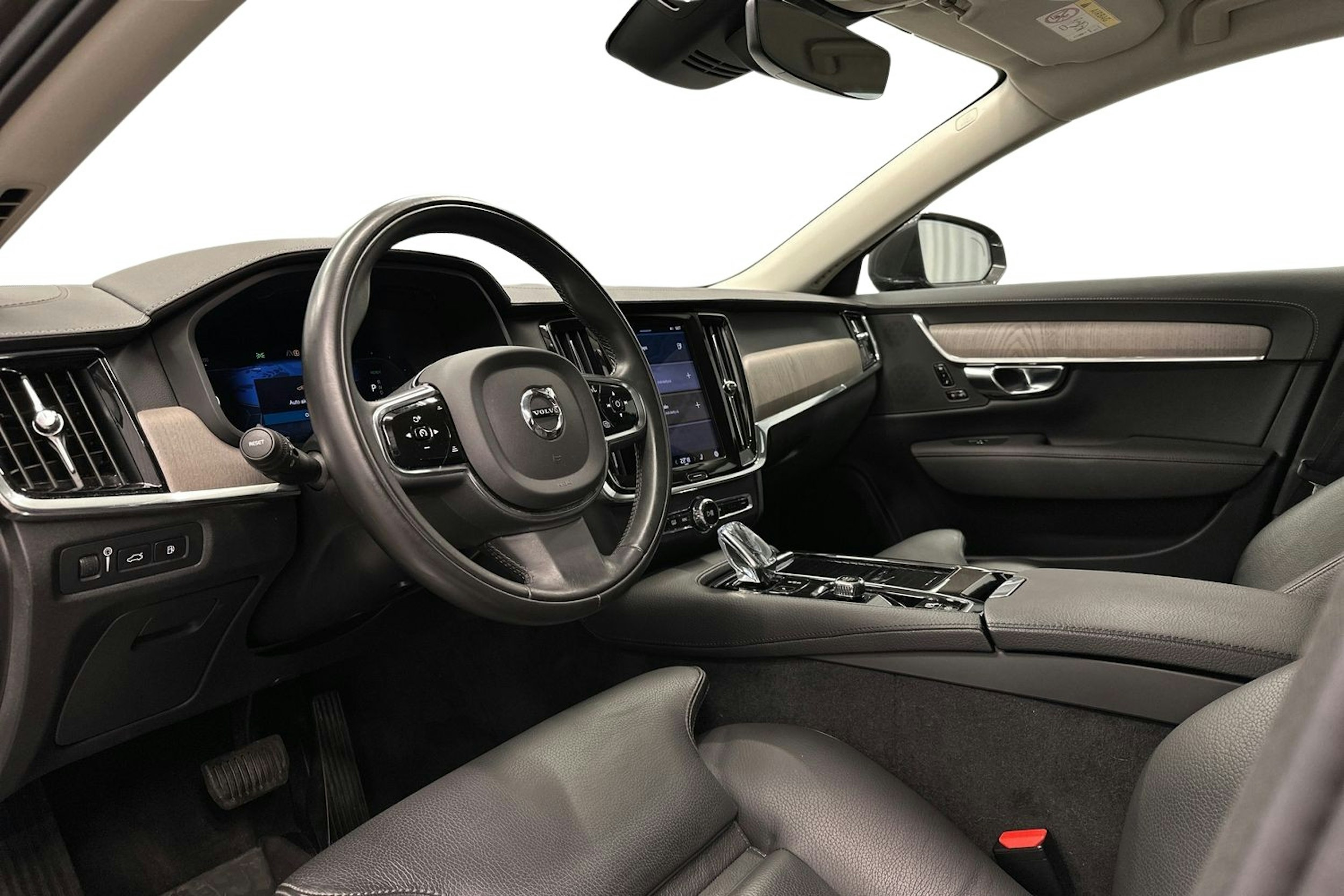 harmaa Volvo S90 2022 kuva 7.
