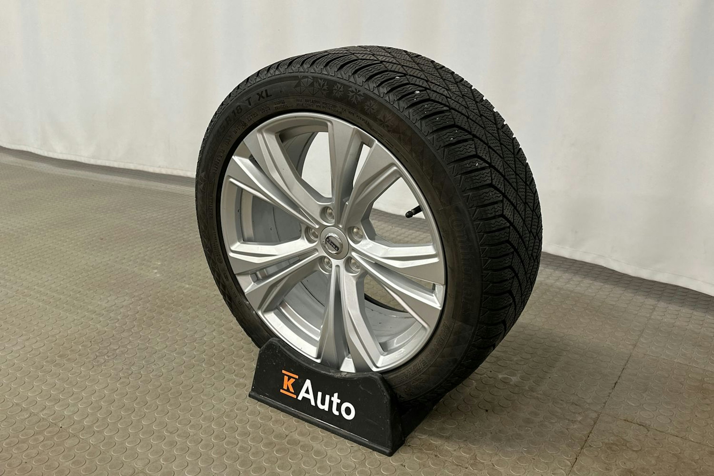 harmaa Volvo S90 2022 kuva 13.