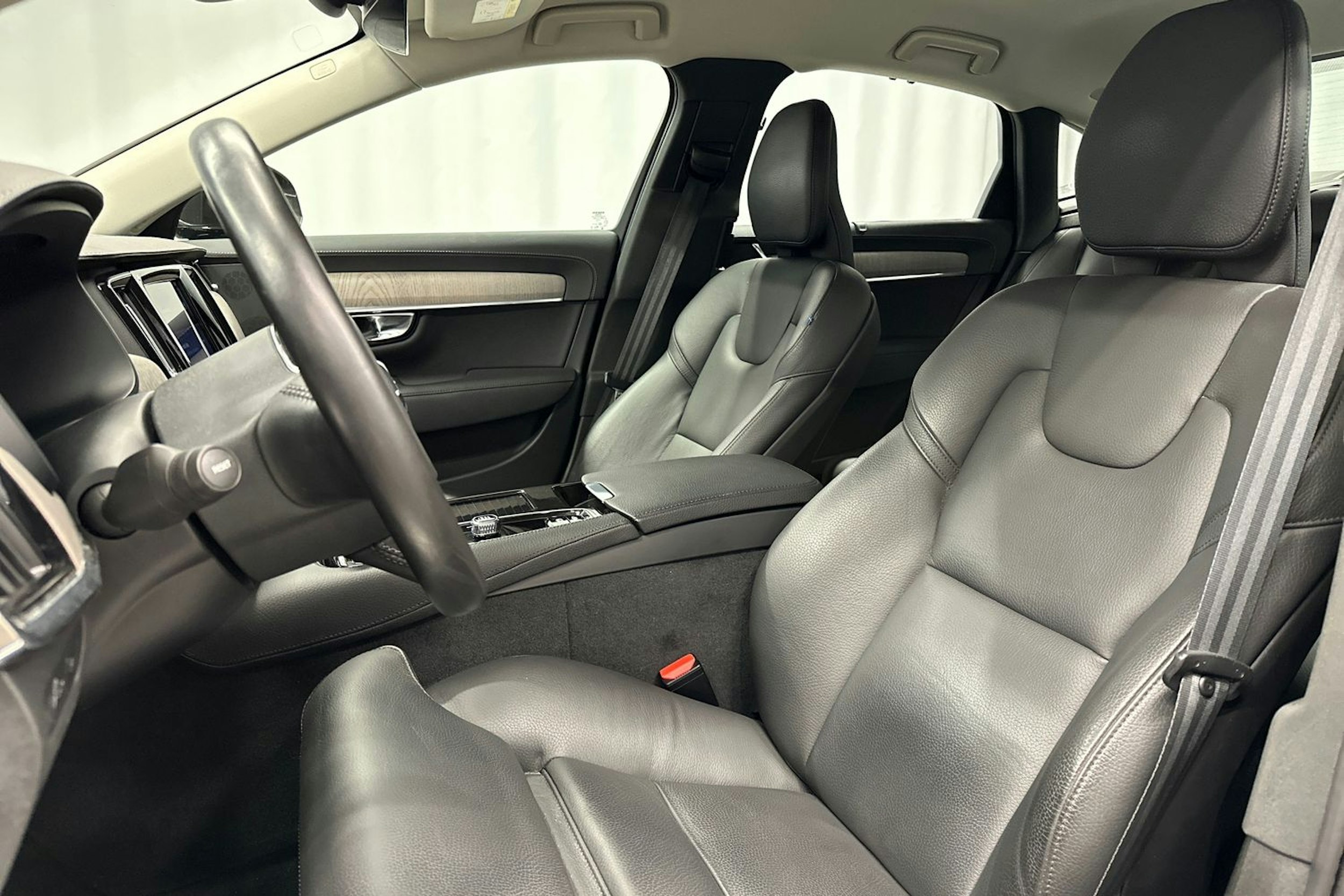 harmaa Volvo S90 2022 kuva 20.