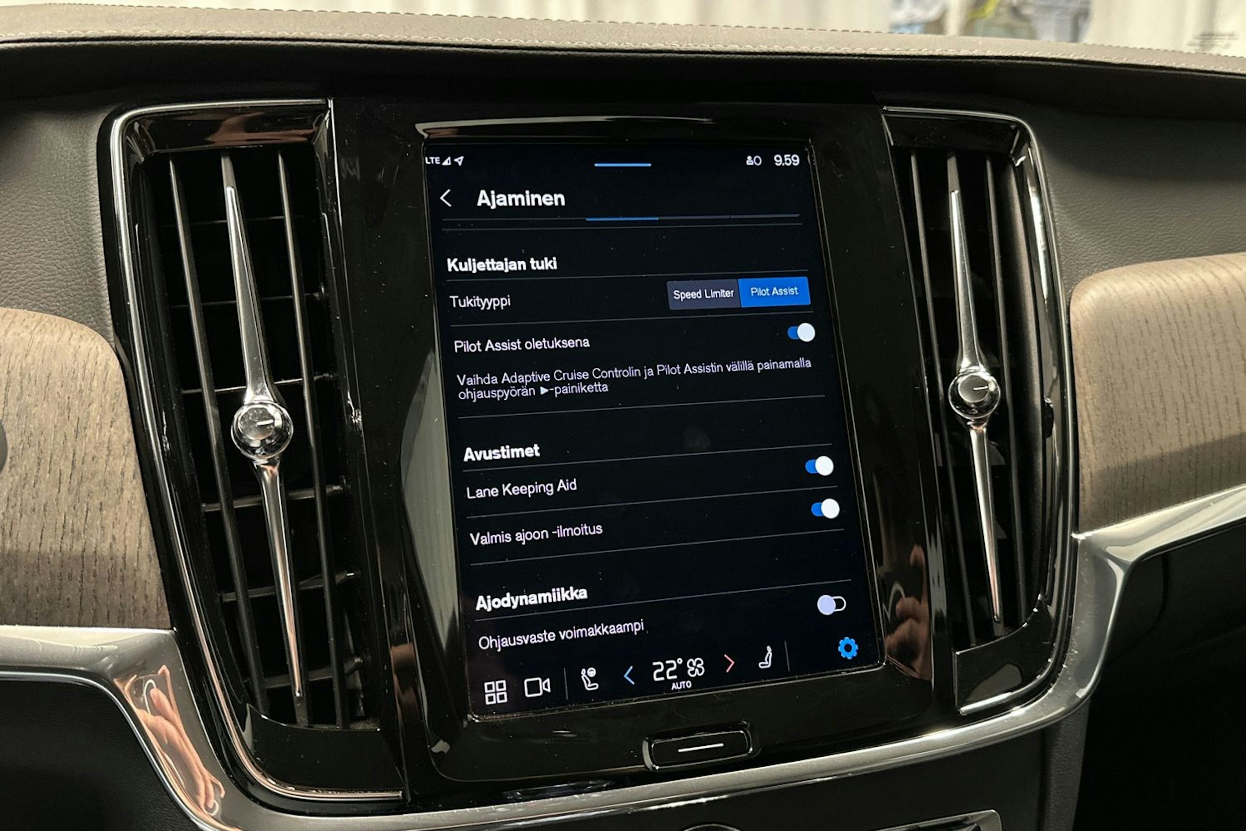 harmaa Volvo S90 2022 kuva 31.