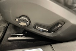 harmaa Volvo S90 2023 kuva 17.