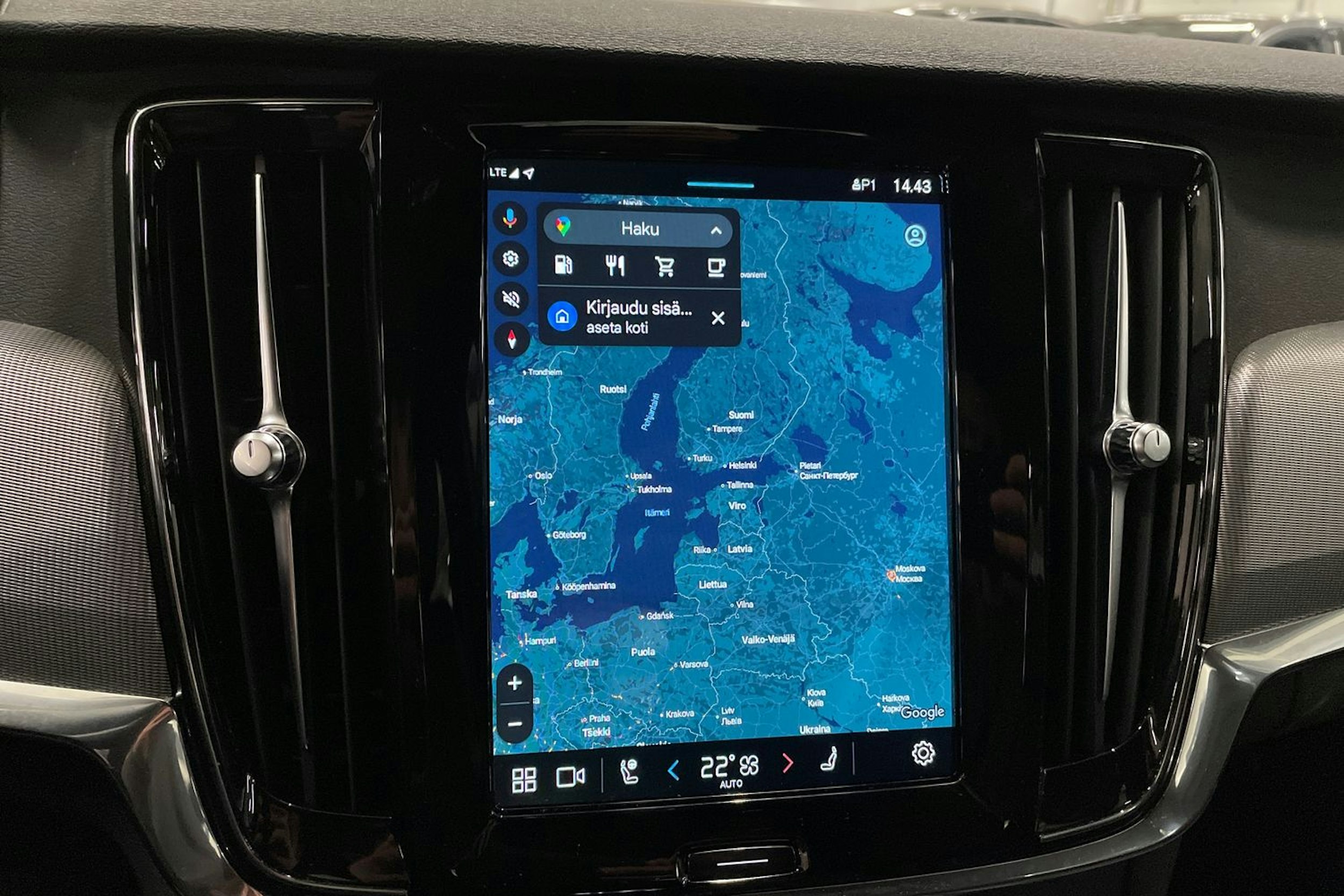 harmaa Volvo S90 2023 kuva 27.