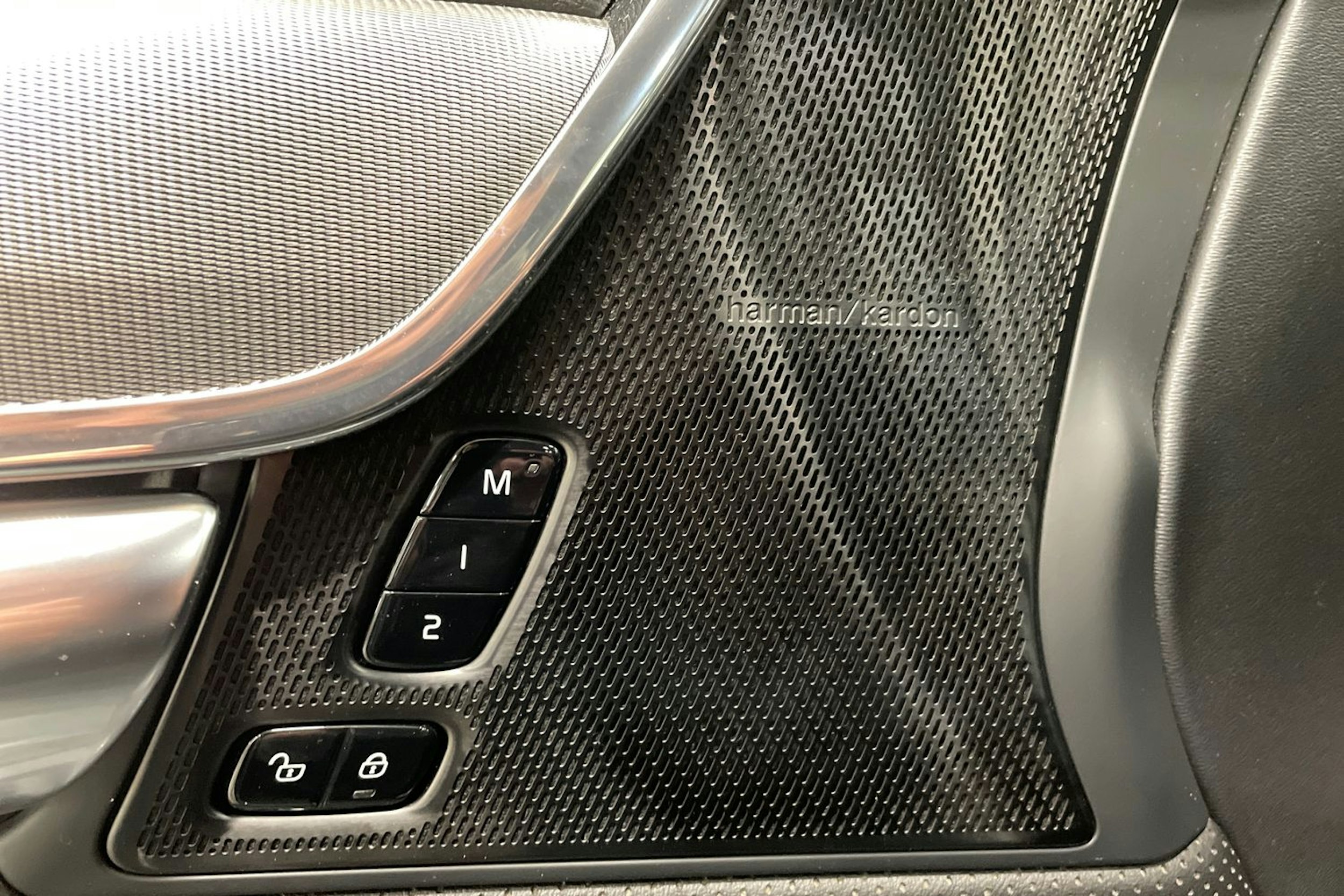 harmaa Volvo S90 2023 kuva 34.