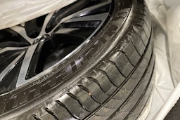 harmaa Volvo S90 2023 kuva 36.