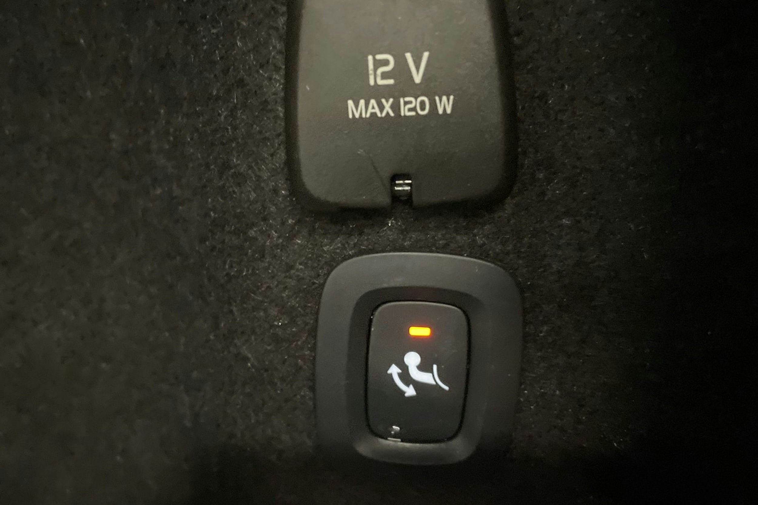 harmaa Volvo S90 2023 kuva 37.