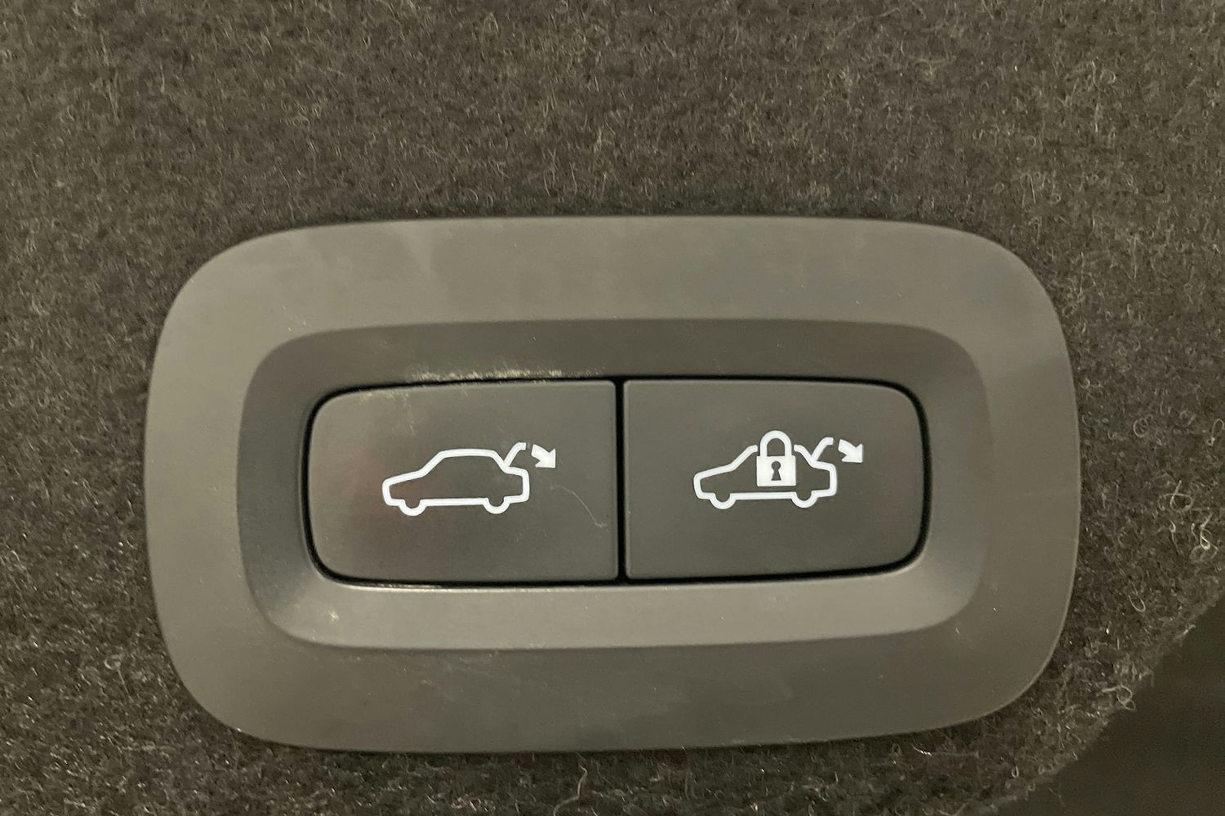 harmaa Volvo S90 2023 kuva 38.