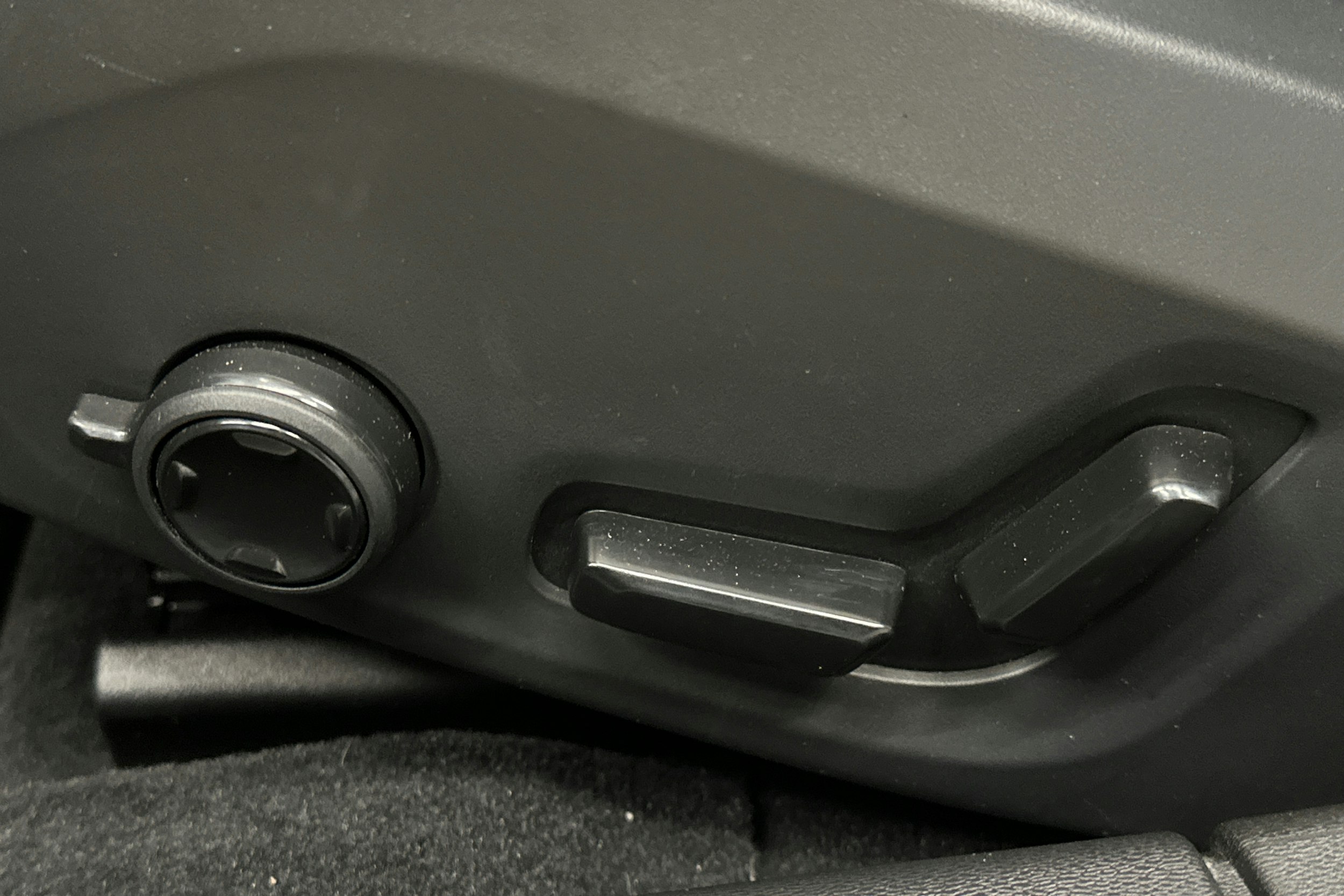 musta Volvo S90 2024 kuva 17.