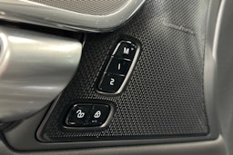 musta Volvo S90 2024 kuva 18.