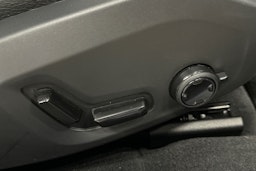 musta Volvo S90 2024 kuva 19.