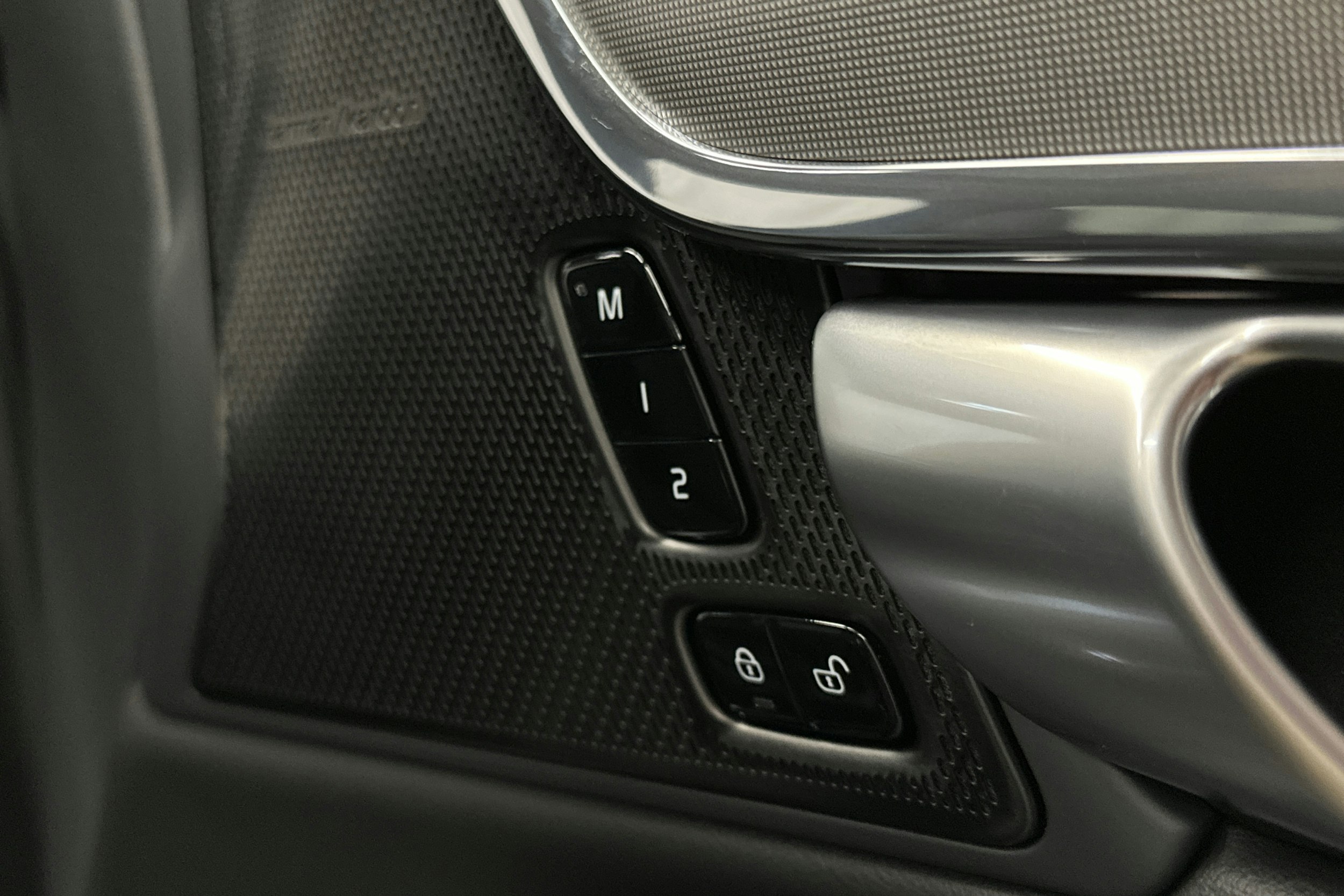 musta Volvo S90 2024 kuva 20.