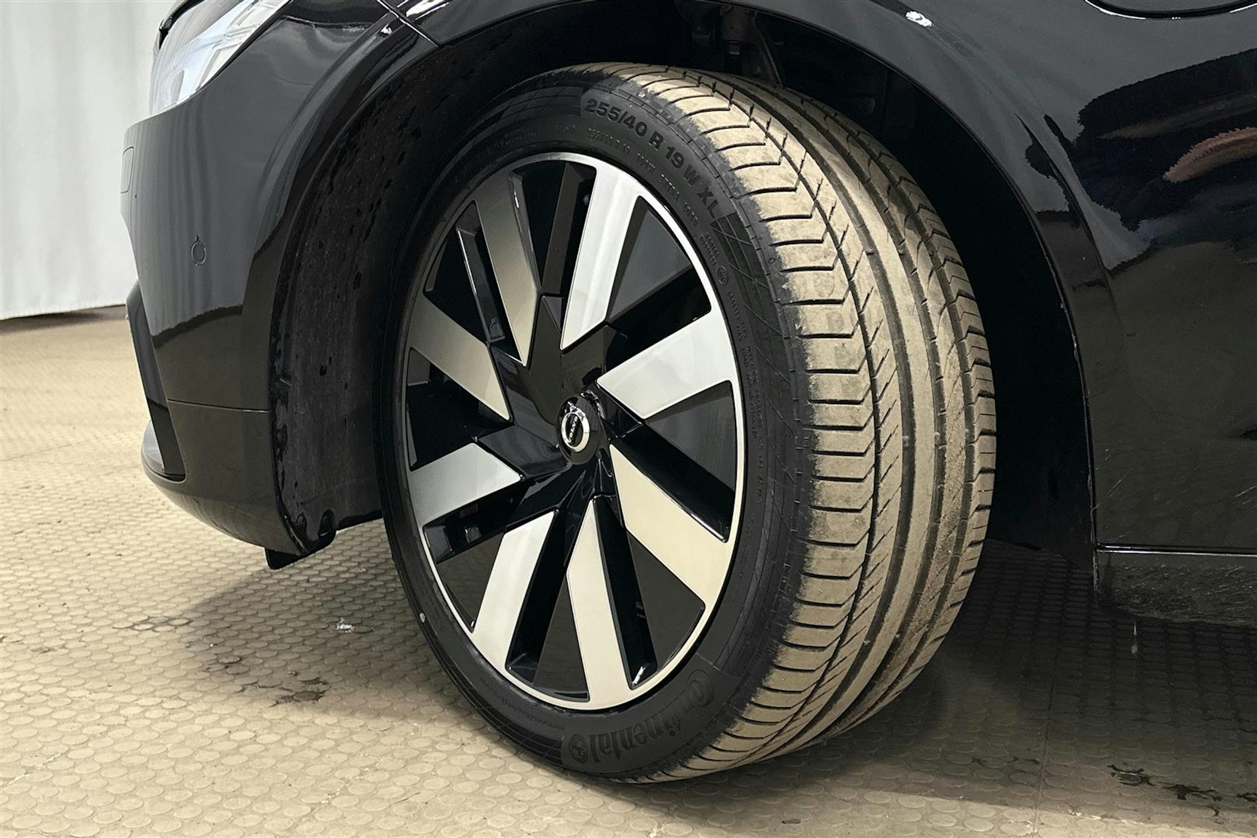 musta Volvo S90 2024 kuva 13.