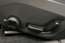 musta Volvo S90 2024 kuva 17.