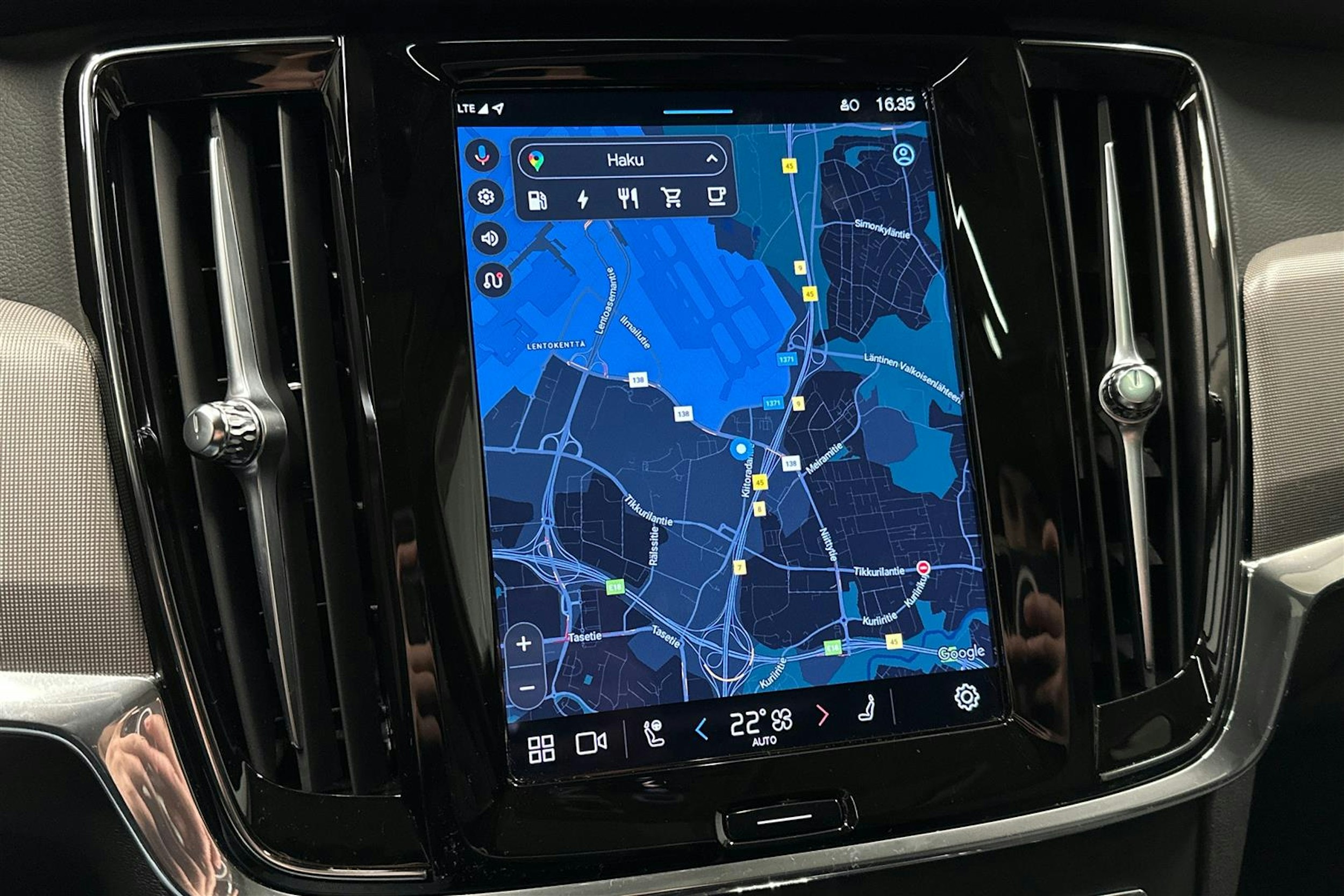 musta Volvo S90 2024 kuva 26.