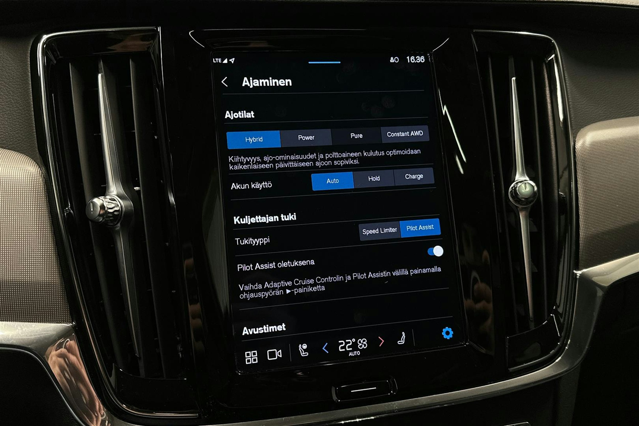 musta Volvo S90 2024 kuva 28.