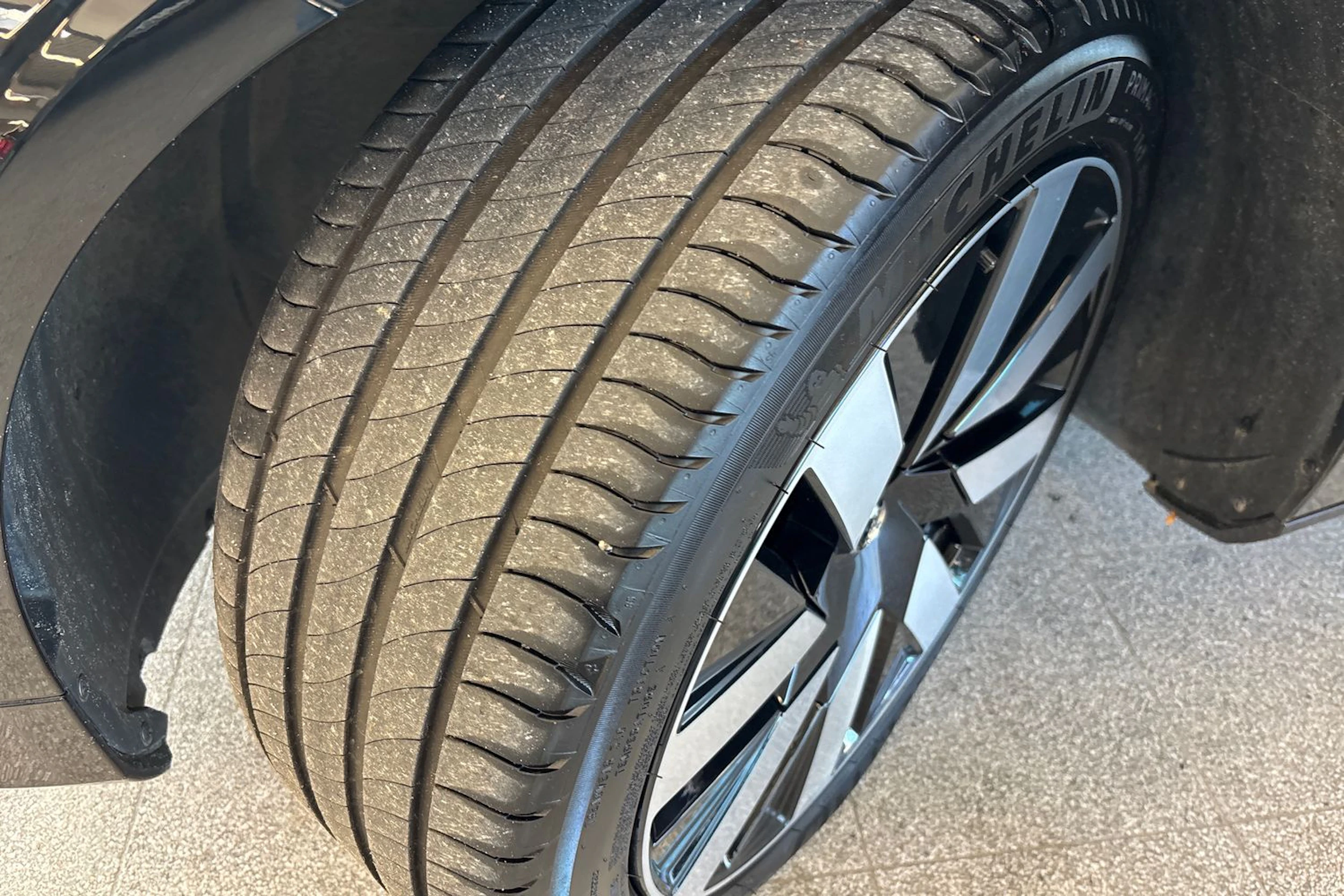 musta Volvo S90 2024 kuva 10.