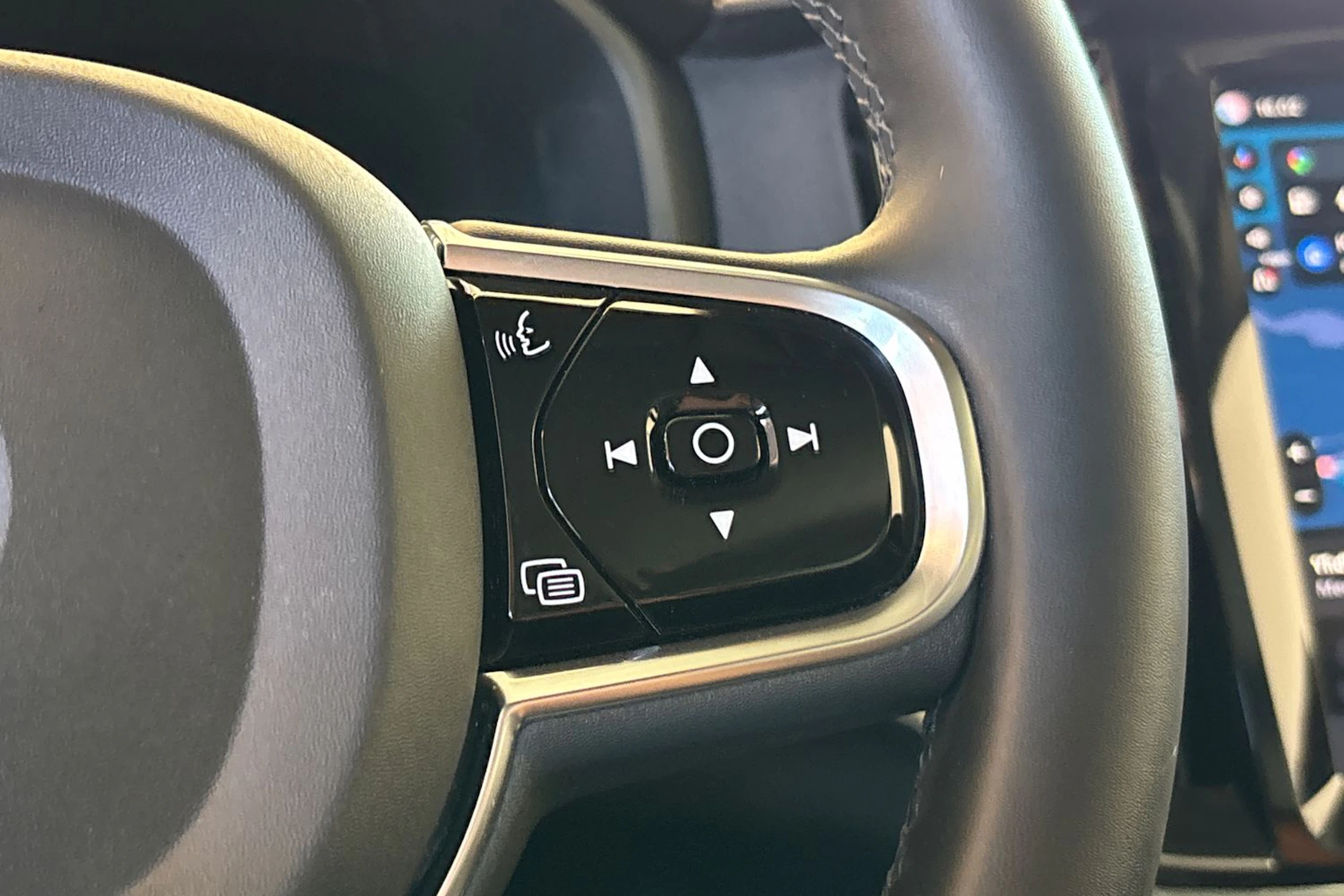 musta Volvo S90 2024 kuva 12.