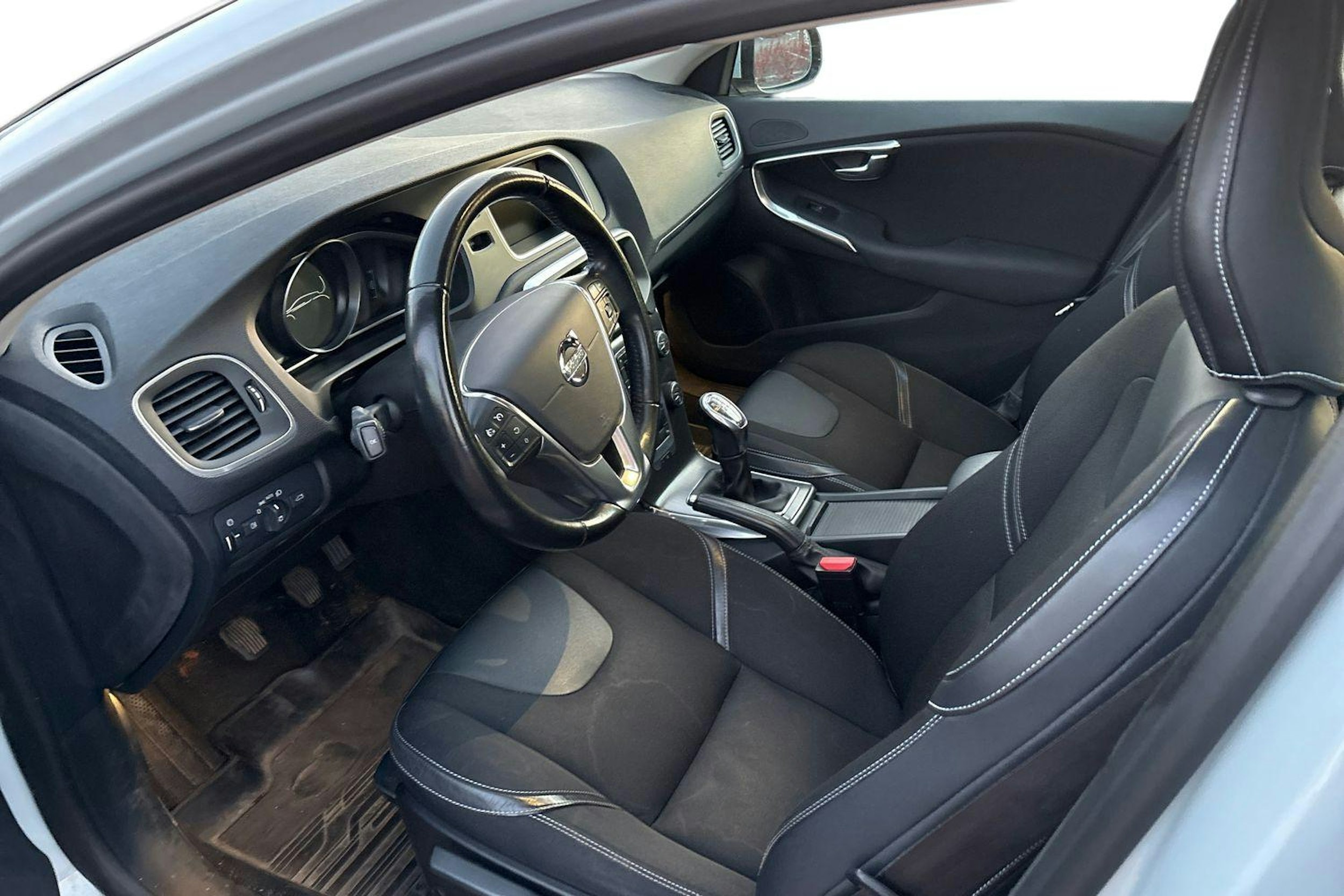 sininen Volvo V40 2012 kuva 3.