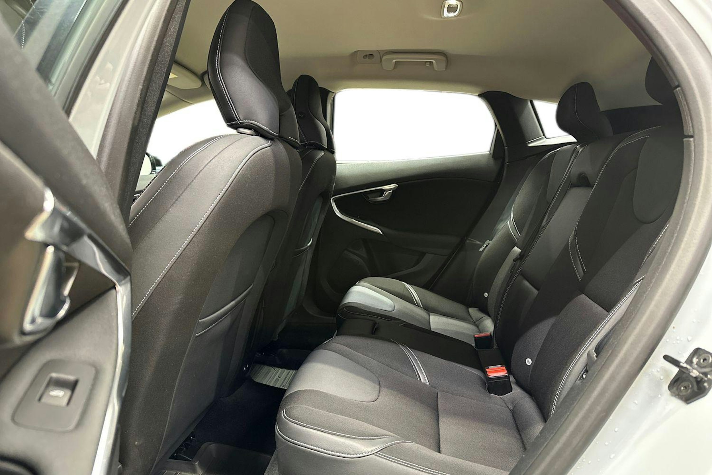 sininen Volvo V40 2012 kuva 10.