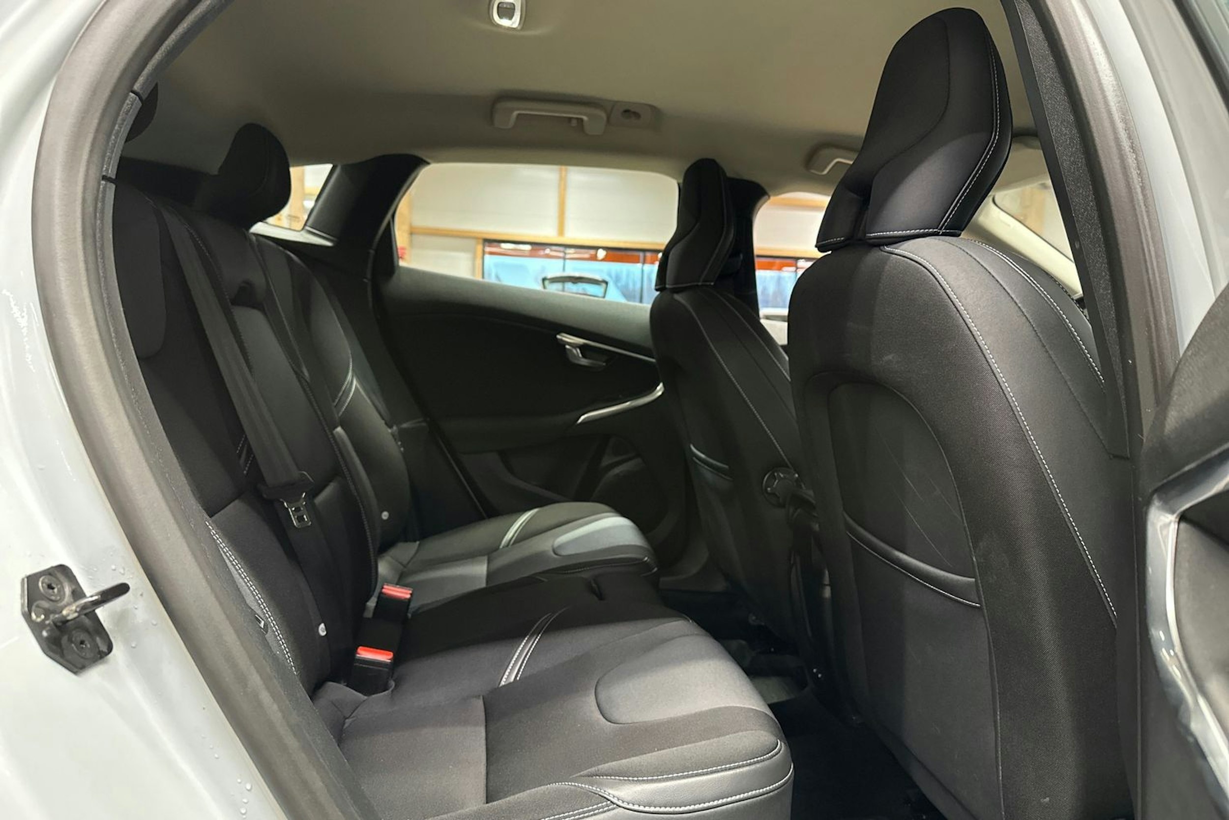 sininen Volvo V40 2012 kuva 16.