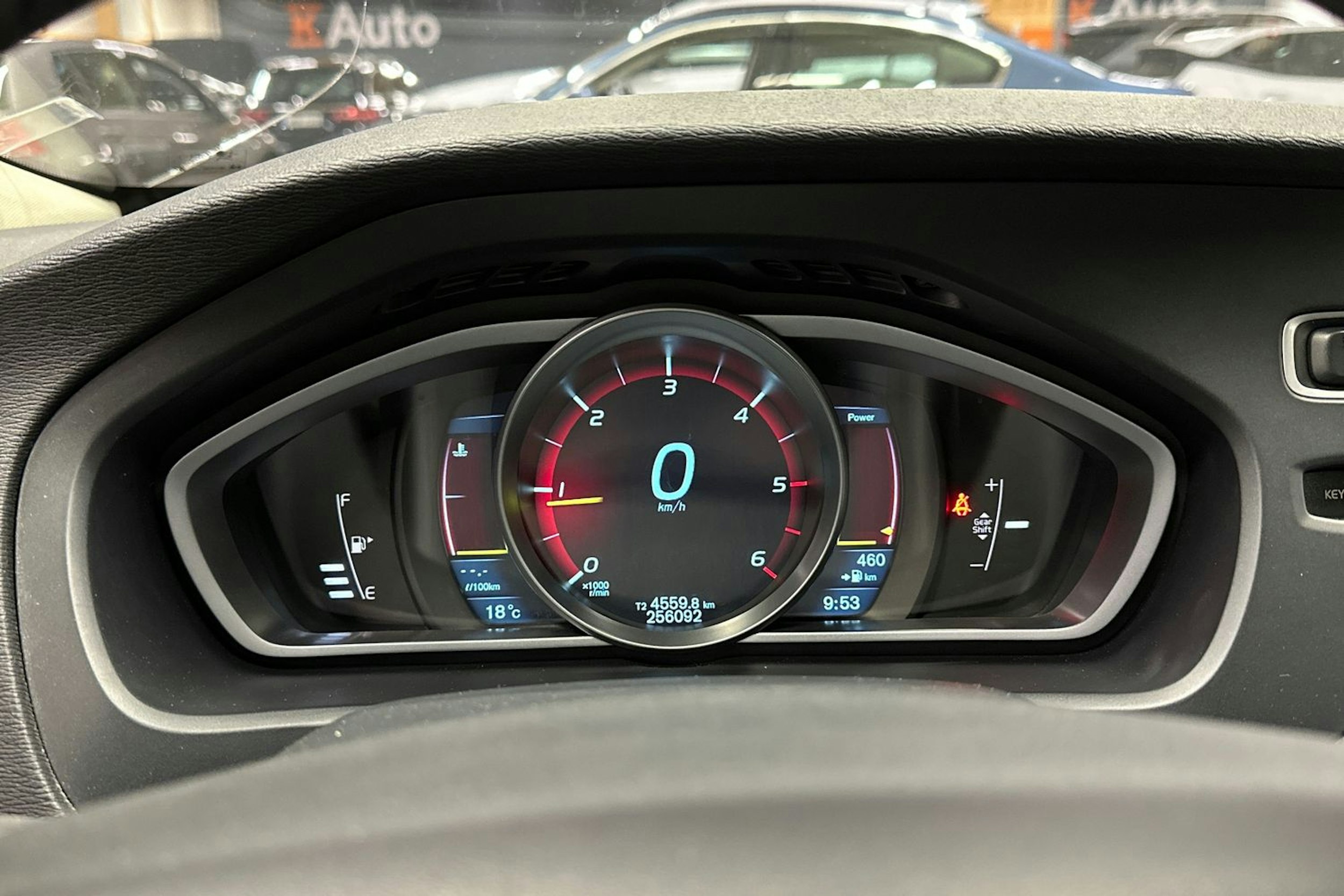 sininen Volvo V40 2012 kuva 23.