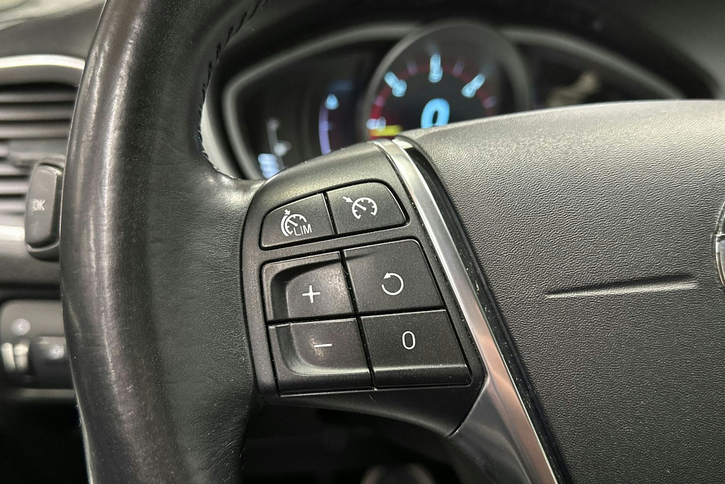 sininen Volvo V40 2012 kuva 24.