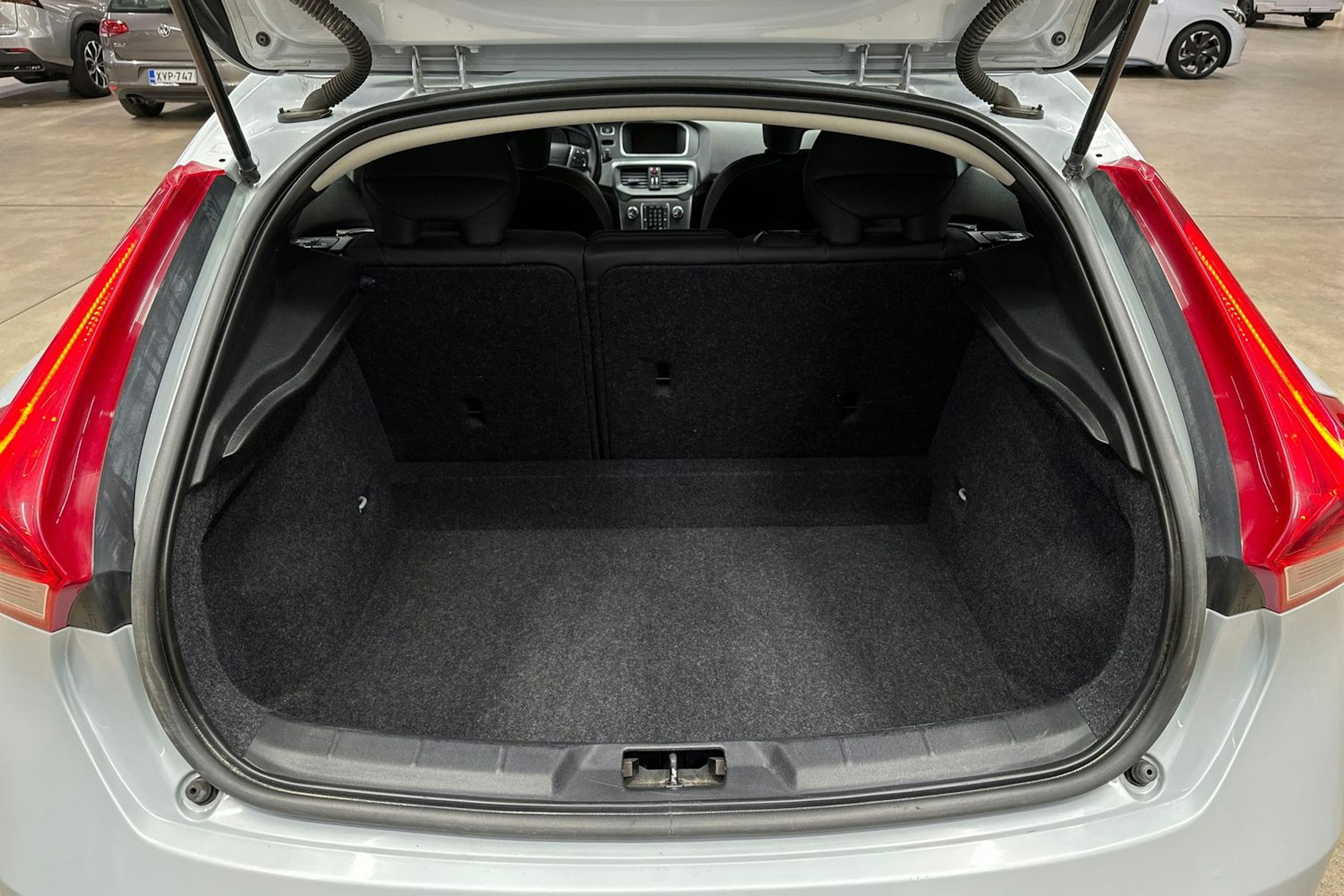 sininen Volvo V40 2012 kuva 28.